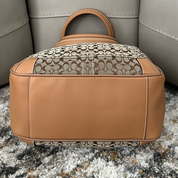 COACH 2007 TAN LEATHER JACQUARD CANVAS SHOULDER BAG WITH ORIGINAL HANGTAG - Picture 5 of 15